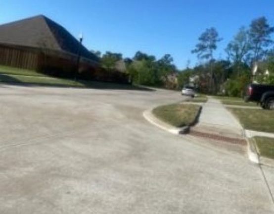 Exterior Neighborhood (street photo)