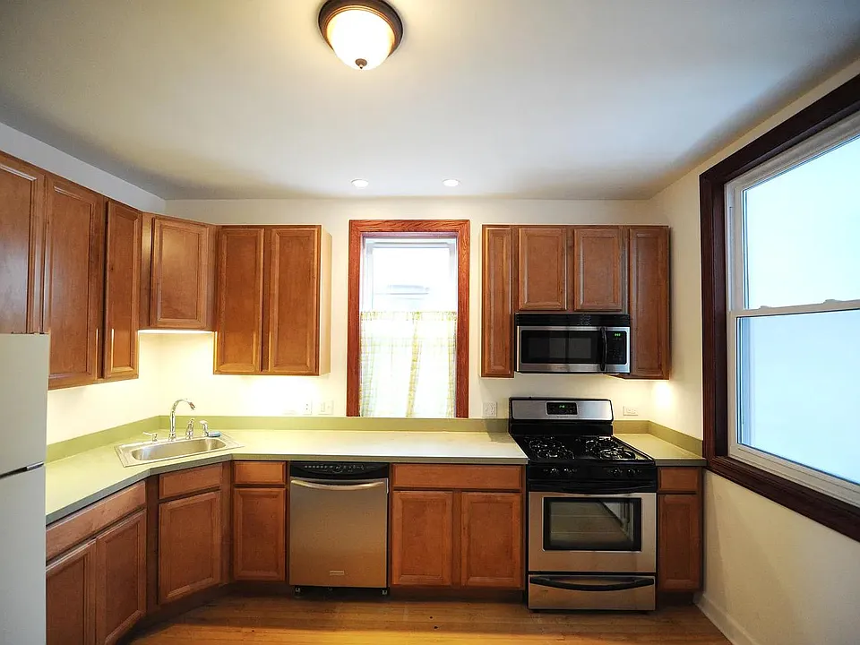 2254 W Logan Blvd #2