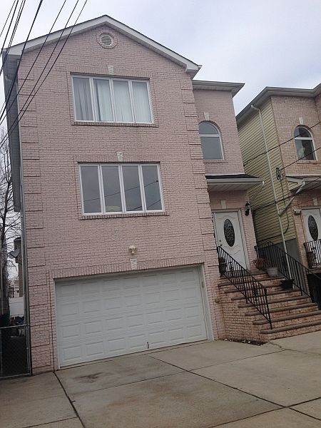 2nd image of 510 William St