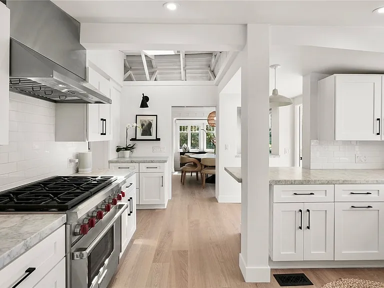 592 Bluebird Canyon Dr — Photo 21