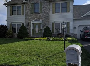 2045 Nena Dr, York, PA 17408