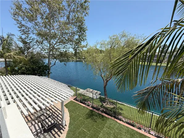 18 Lakeside Dr, Buena Park, CA 90621