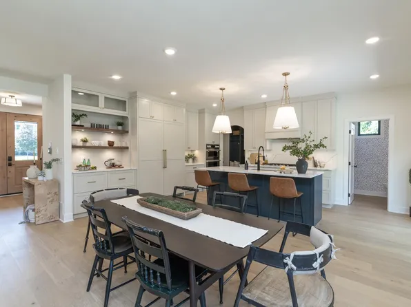 625 Ivy Falls Ave, Mendota Heights, MN 55118