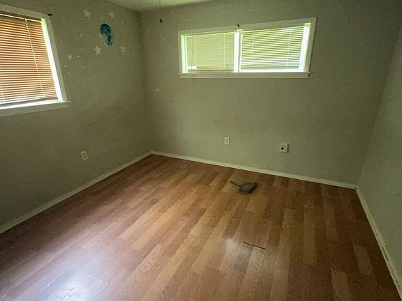 3rd image of 1607 Meadow Forest Dr