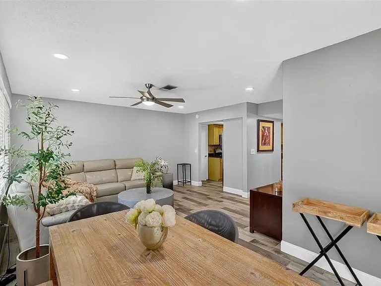 1886 Southpointe Dr — Photo 5