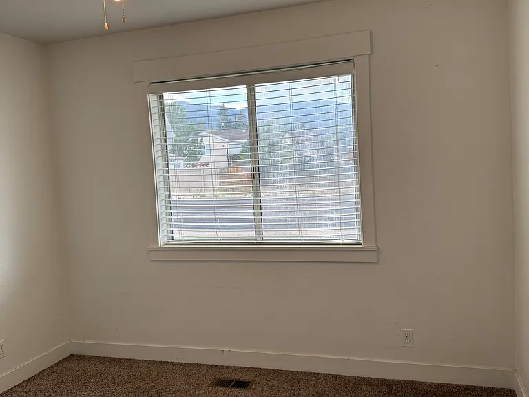350 W 1045 N — Photo 10