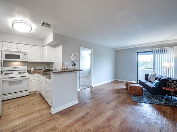 4950 Laurel Canyon Blvd APT 404