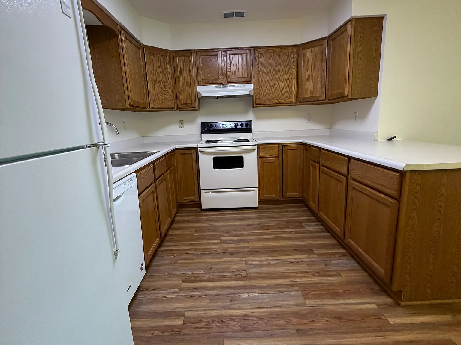 2 bed, 950 sqft, $1,100 — Photo 1