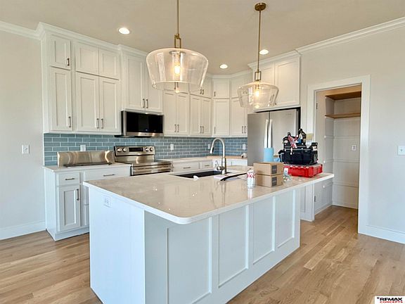 4th image of 8511 Butterfly Cir