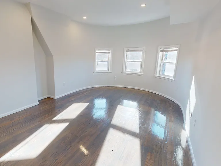 1408 Beacon St #3 — Photo 2