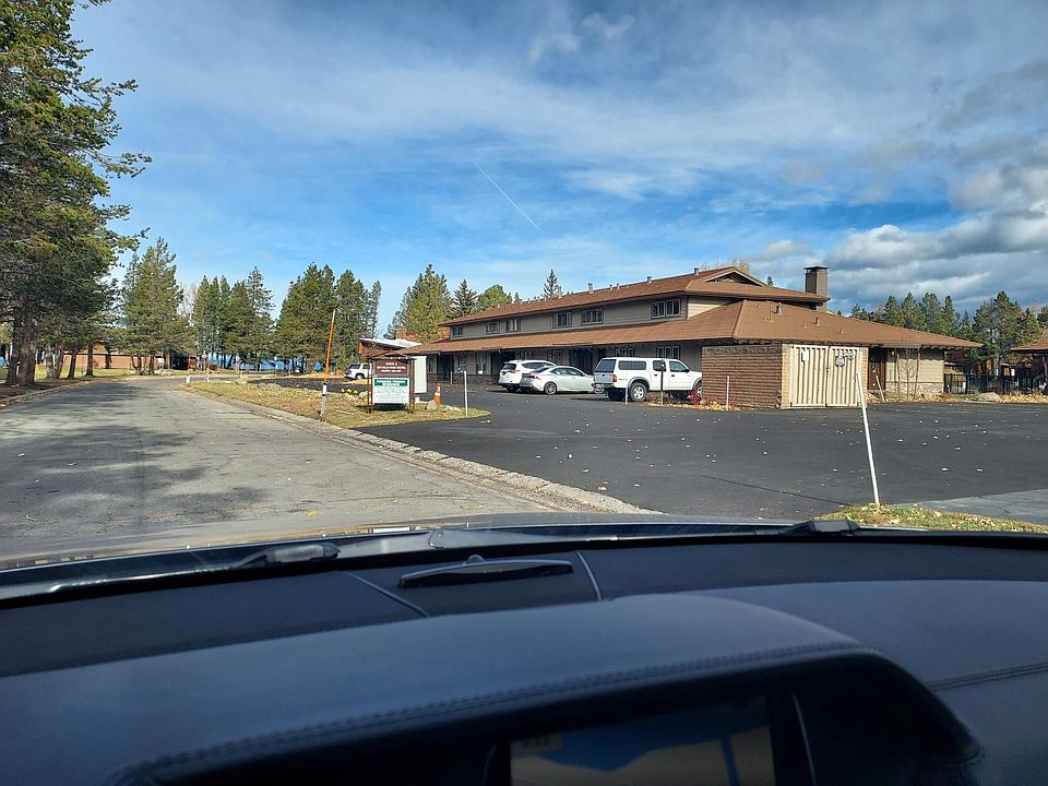 Parking including 1 dedicated and 1 guest.
