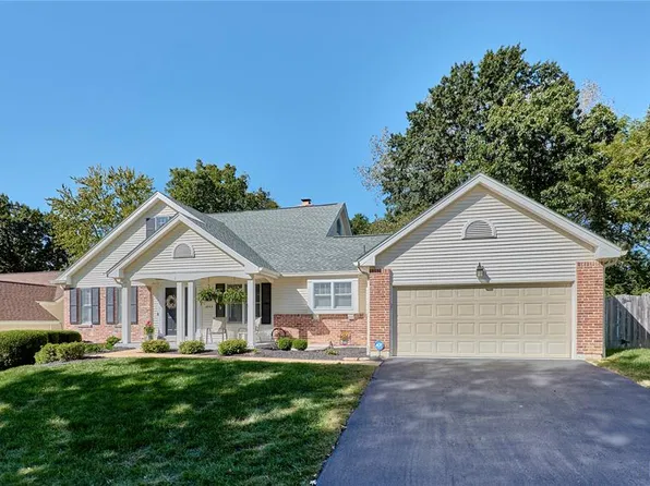 1843 Shadywood Ct, Chesterfield, MO 63017