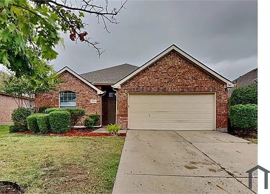 4 bed, $2,500 — Photo 1
