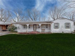 816 NW B St, Bentonville, AR 72712