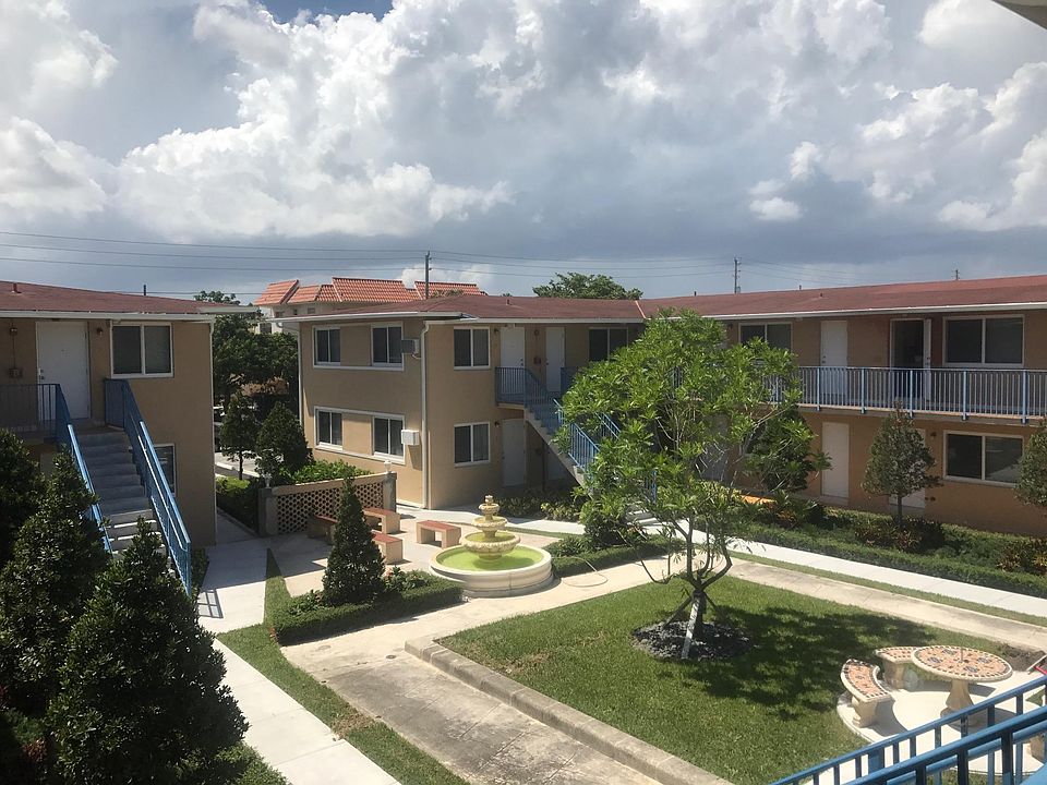 2nd image of 211 NW 47th Ave #12A