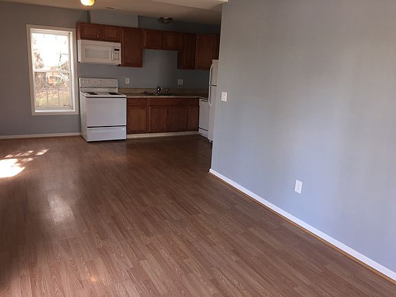 2nd image of 302 Forest Ave #B