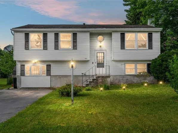 5989 Alastair Dr, Cicero, NY 13039