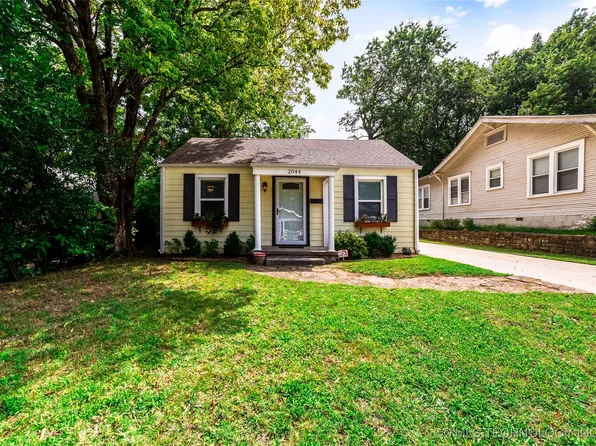 2044 E 12th Pl, Tulsa, OK 74104