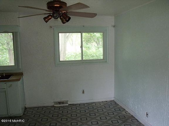 4th image of 2208 Wood St