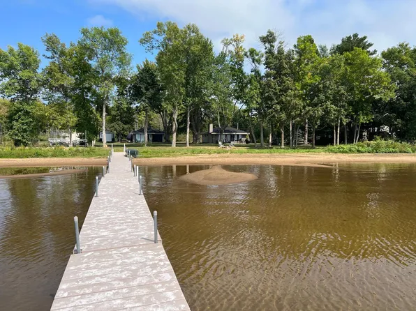 45637 Mille Lacs Pkwy, Isle, MN 56342