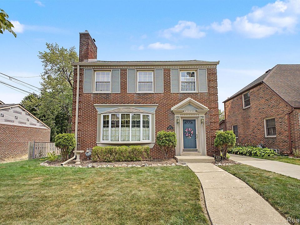 1st image of 629 Meridan St