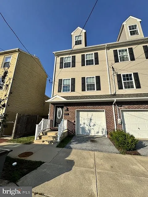 327 S Adams St