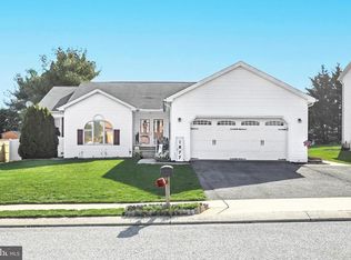 1877 Golden Eagle Dr, York, PA 17408