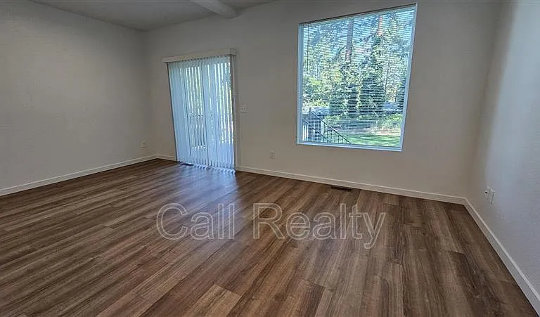 3811 E 12th Ave — Photo 8