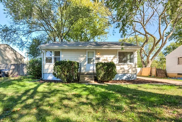 308 Brookwood Dr photo 1