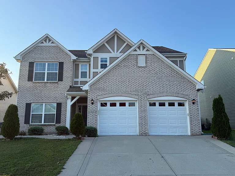 822 Blue Ash Trl — Photo 1