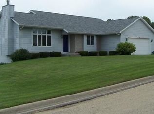 306 Sycamore St, Morrison, IL 61270