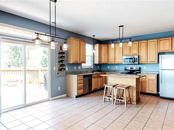 5th image of 1702 Chatham Pl