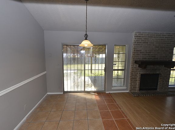 5th image of 8327 Ballantrae