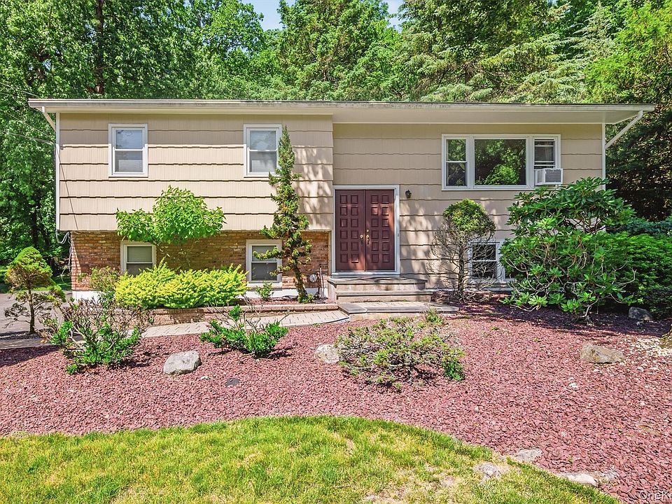 1st image of 42 Sandy Brook Drive