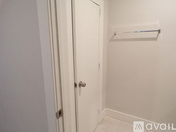 2nd image of 5534 Franklin Ave #5534