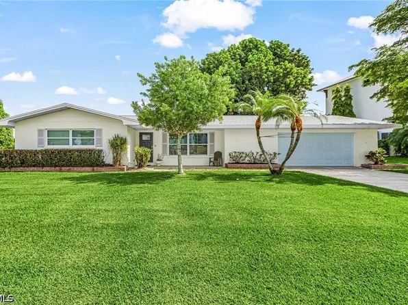 2068 Club House Rd, North Fort Myers, FL 33917