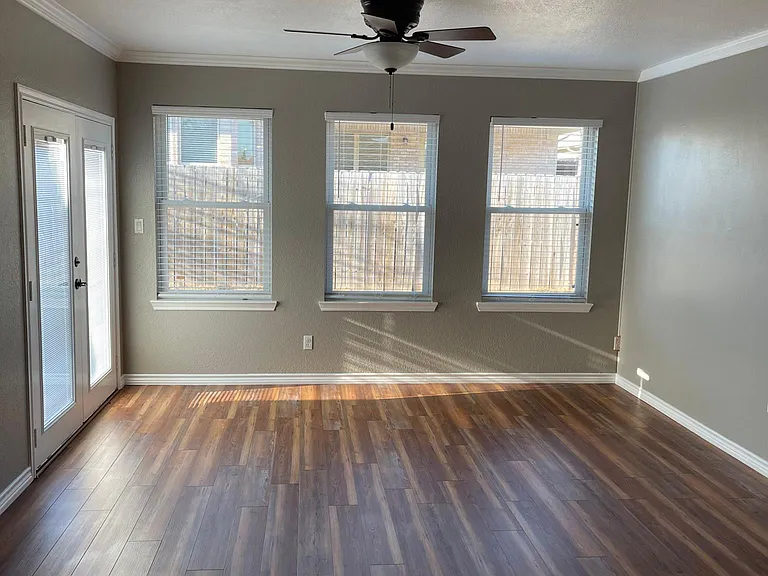 4700 Topaz Ln — Photo 8