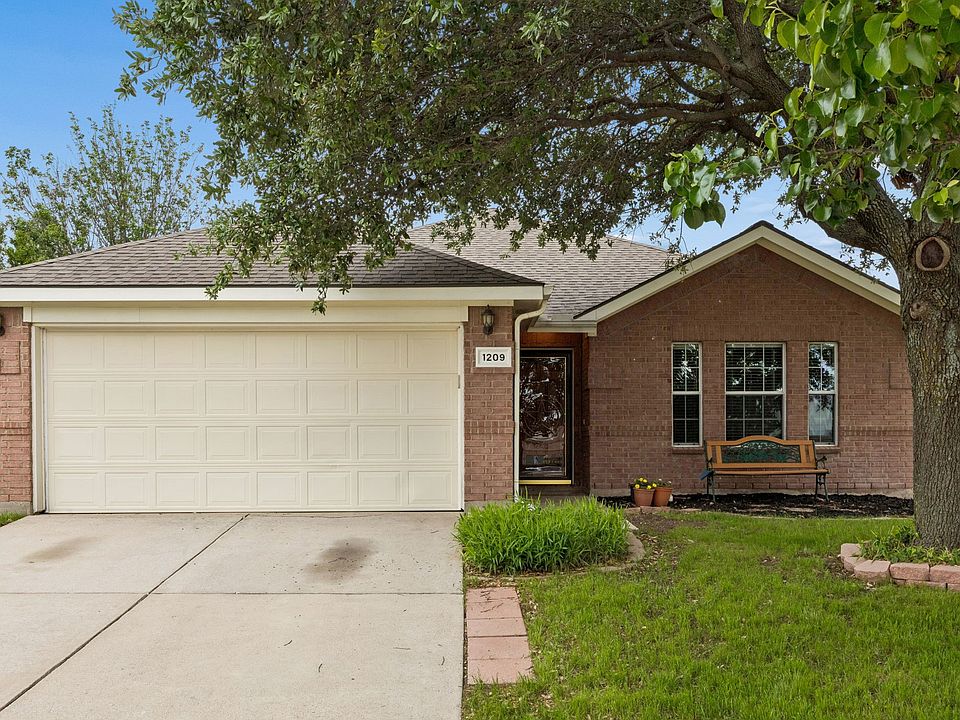 1st image of 1209 Diamond Back Ln