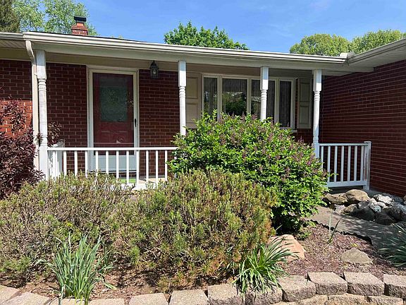 2nd image of 54696 Eisenhower Dr