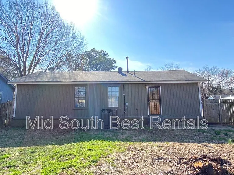 3322 Burgess Dr — Photo 8