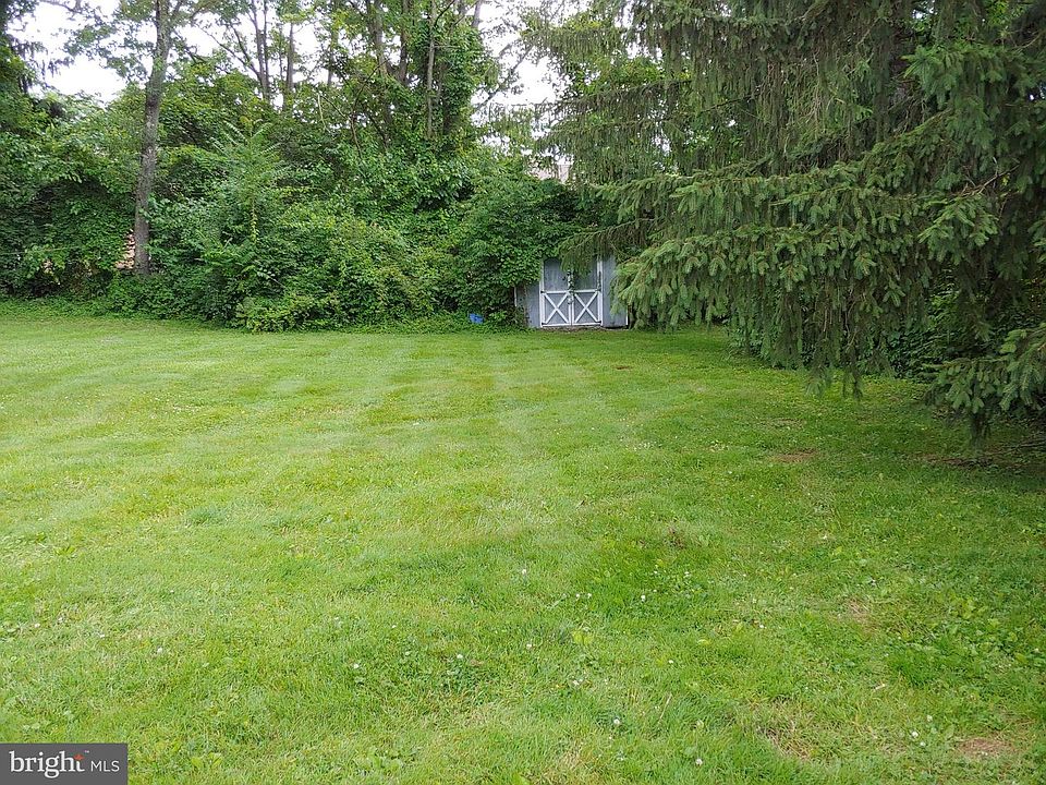 2nd image of 705 Falcon Ln