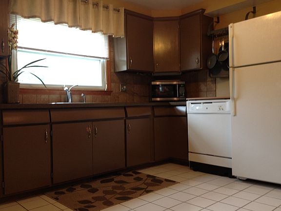2nd image of 301 Forsythe St