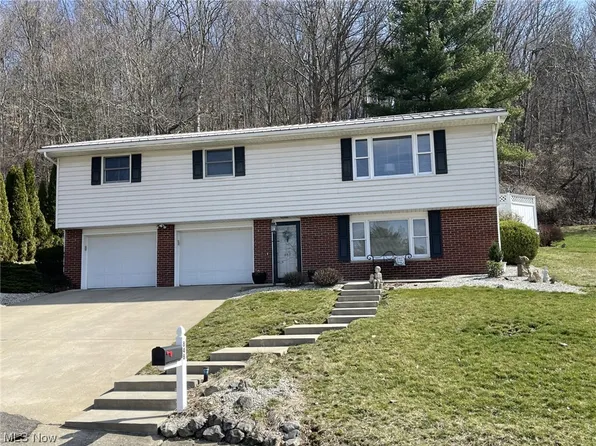 848 Green Dr, Coshocton, OH 43812