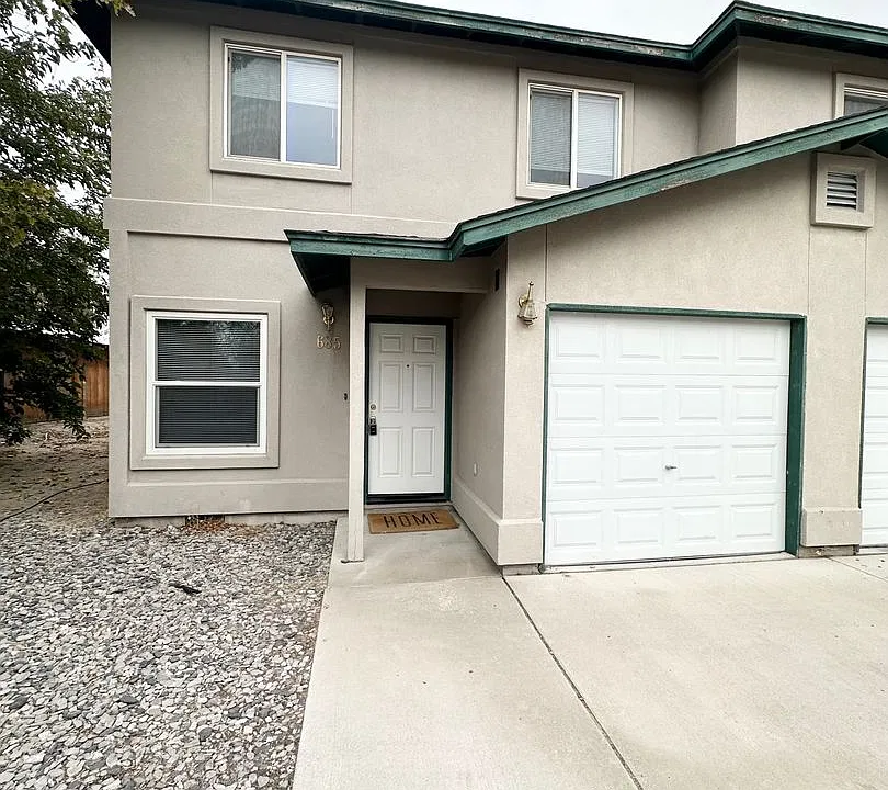 685 Leslie Ct