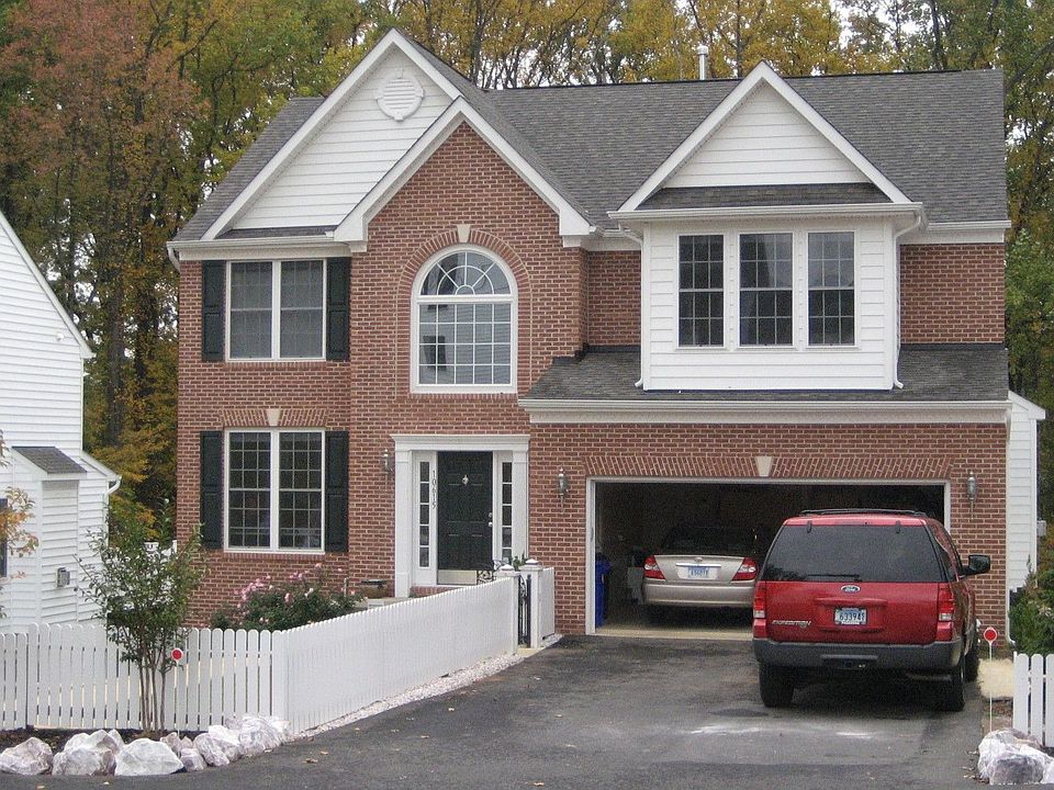 10615 Hickory Point Lane