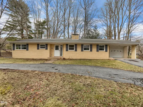 808 Highland Dr, Tyrone, PA 16686
