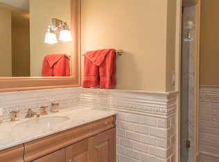 2716 Turtle Ridge Dr, Bloomfield, MI 48302