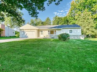 1585 Scribner Rd, Penfield, NY 14526