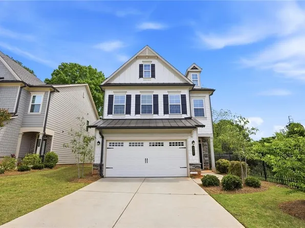 3327 Park Pointe Cir, Scottdale, GA 30079