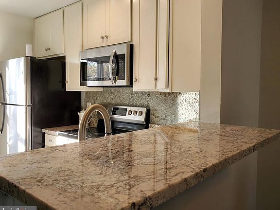 5th image of 2902 Buckthorn Ct